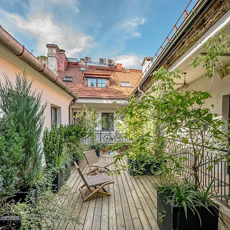 ROOMA Apartments Boutique Old Town Self Check-in Appart hôtel 4*